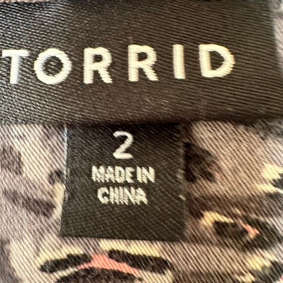 Torrid Harper Women's 2X Animal Print V-Neck Popover Blouse 3/4 Roll Tab Sleeves - Picture 8 of 10